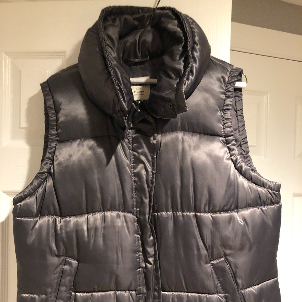 NWOT OLD NAVY GREY/ SILVER BOMBER STYLE VEST